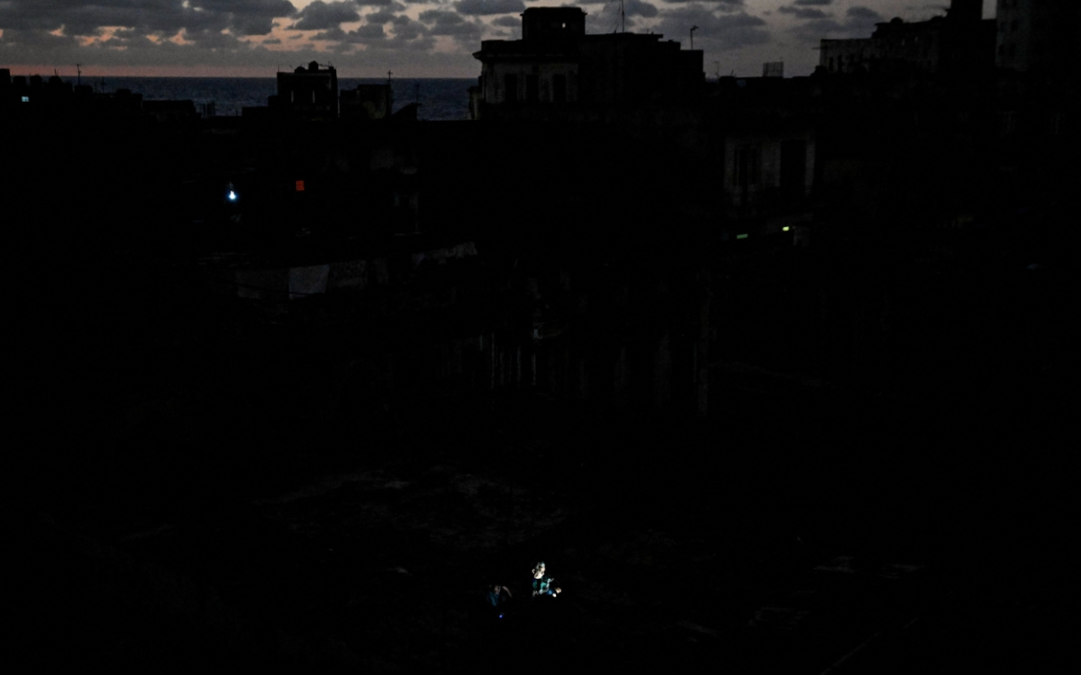 Cuba sufre un nuevo apagón nacional en menos de una semana Cuba sufre un nuevo apagón nacional en menos de una semana