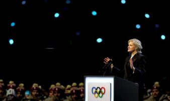 'El deporte debe seguir siendo un faro de esperanza en un mundo sacudido por el conflicto': COI