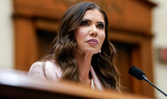 Trump sustituye a Kristi Noem al frente de Seguridad Nacional; llega Markwayne Mullin