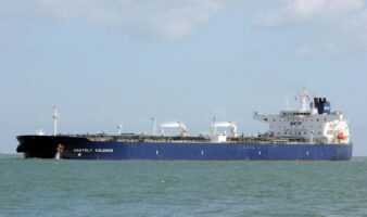 Petrolero ruso llega a aguas cubanas; Trump dice que no le importa, 'tienen que sobrevivir'