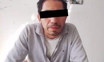 Profesor que presuntamente apuñaló a exalumna es vinculado a proceso; académico niega acusación y presenta denuncia