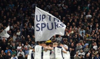 Sanciona UEFA a Tottenham Hotspur por saludo nazi de tres partidarios