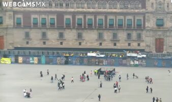 Colocan vallas metálicas en el Zócalo previo a marcha del 8M
