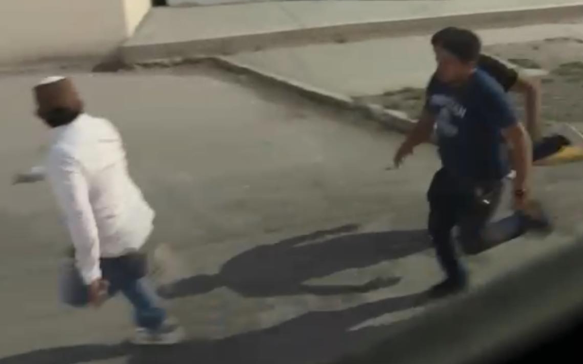 Videos | Agreden y persiguen a reportero durante transmisión en vivo en Coahuila
