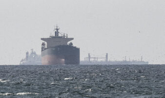 EE.UU. asegura haber 'paralizado por completo' el comercio marítimo de Irán tras bloqueo en Ormuz