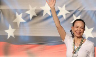 Miles de personas reciben a María Corina Machado en Madrid al grito de 