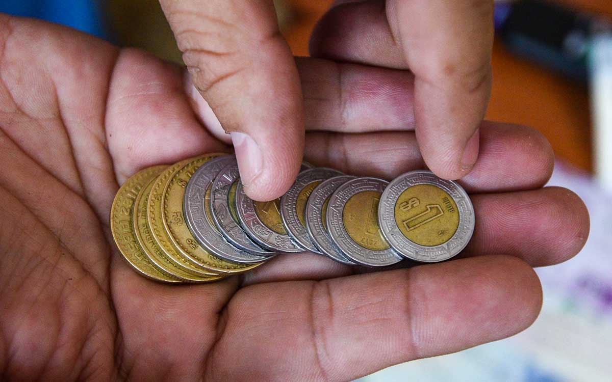 ‘Cualquier persona’ puede sufrir bloqueo de cuentas por la UIF sin orden judicial, advierte De la Garza