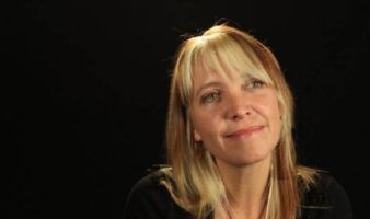 Continúan los trabajos de preservación del archivo de Grace Quintanilla Cobo