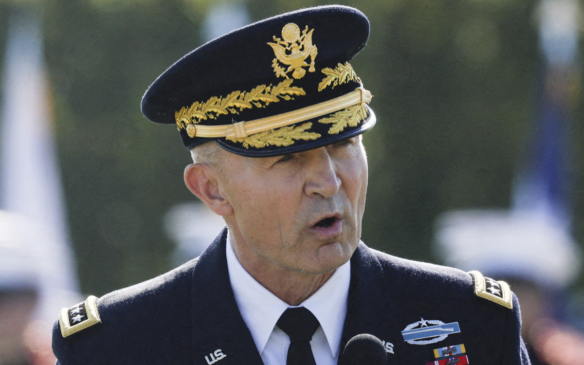 Exjefe del Estado Mayor del Ejército de EE.UU. pide 'líderes valientes y con carácter' tras ser destituido por Hegseth Exjefe del Estado Mayor del Ejército de EE.UU. pide 'líderes valientes y con carácter' tras ser destituido por Hegseth