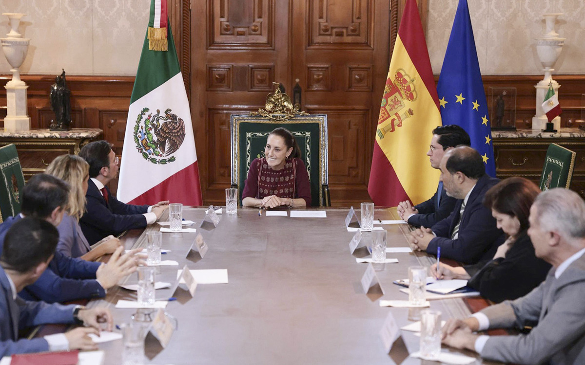 Canciller español entrega a Sheinbaum invitación del rey Felipe VI a ...