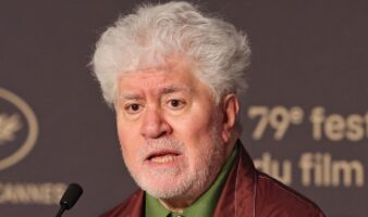 Almodóvar llama 'monstruos' a Trump y Netanyahu