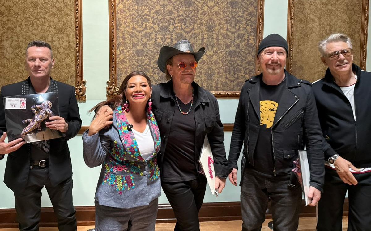 Clara Brugada invita a U2 a presentarse en el Zócalo | Video Clara Brugada invita a U2 a presentarse en el Zócalo | Video