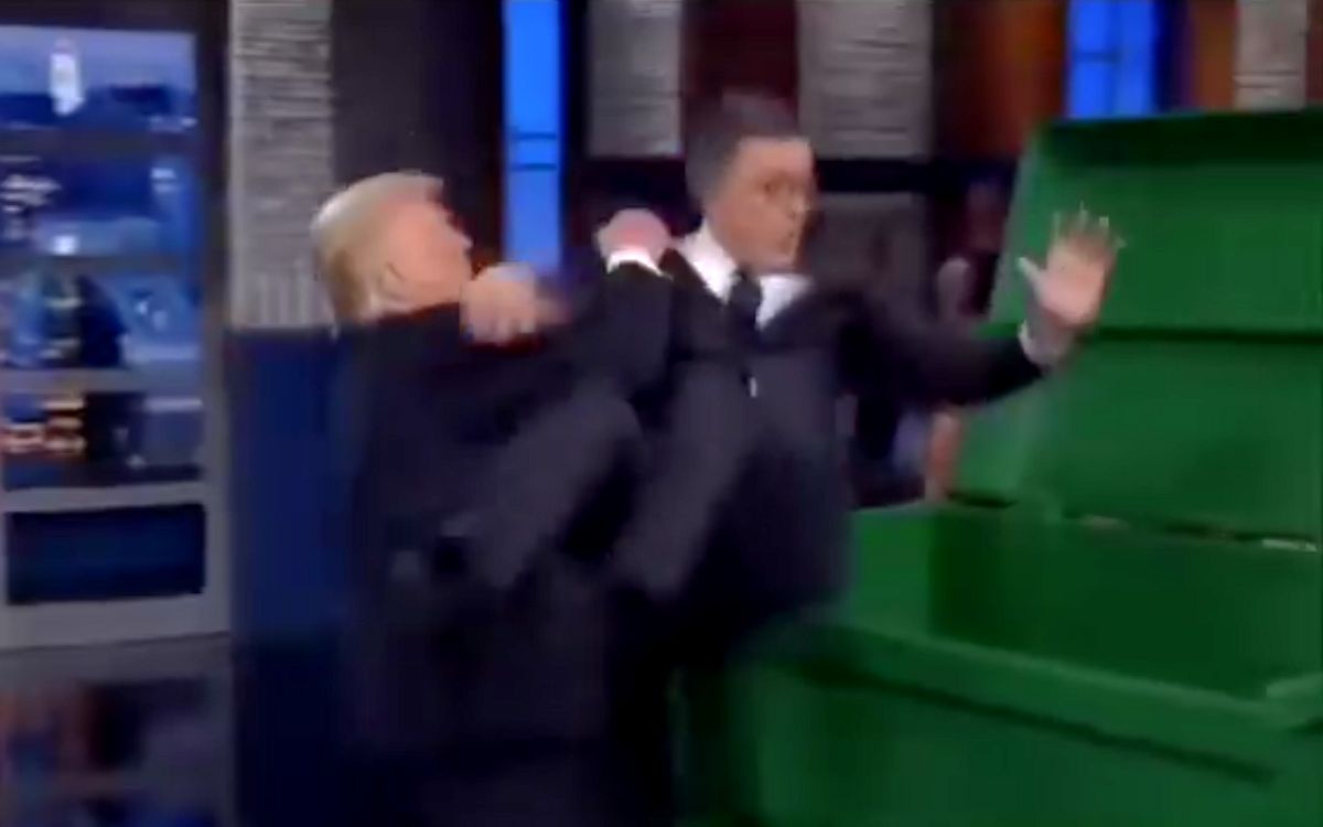 Trump aparece en video con IA tirando a Stephen Colbert a la basura Trump aparece en video con IA tirando a Stephen Colbert a la basura