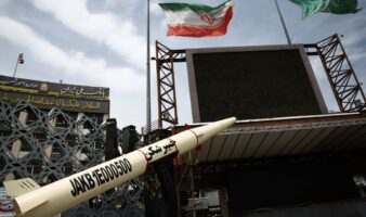 EE.UU. e Irán intercambian ataques tras 29 días del alto al fuego