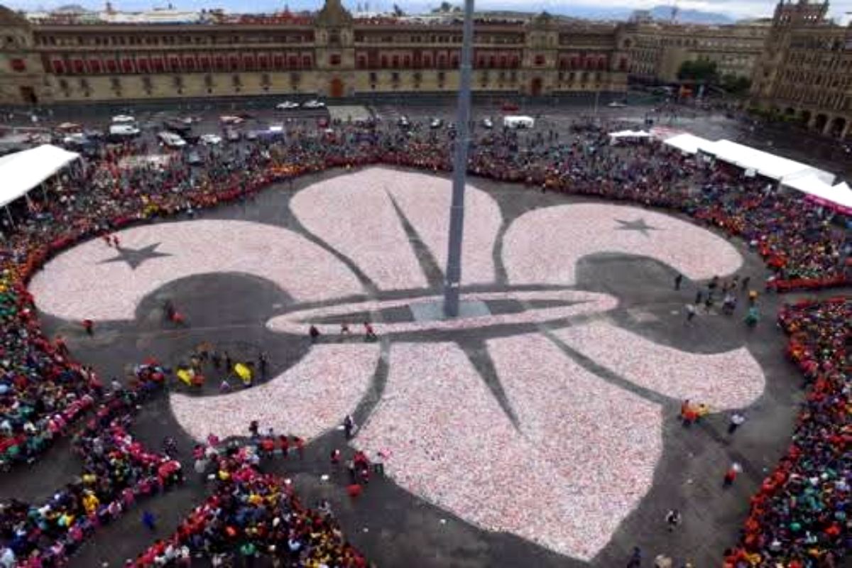Scouts de México celebran 100 años con desfile nacional en CDMX Scouts de México celebran 100 años con desfile nacional en CDMX