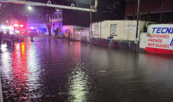 Lluvias colapsan vialidades y activan operativo de emergencia en CDMX