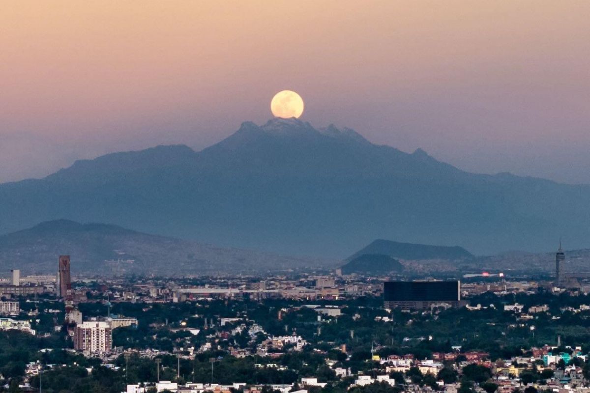 Fotos | Así luce la Luna Azul; la segunda ‘microluna’ de mayo Fotos | Así luce la Luna Azul; la segunda ‘microluna’ de mayo