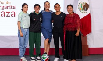 La mañanera de Sheinbaum | Estás son las 4 ganadoras de boletos para el Mundial cedidos por la Presidenta y Brugada