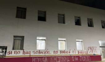 Vandalizan sede de Morena en Oaxaca con mensajes en apoyo a la CNTE
