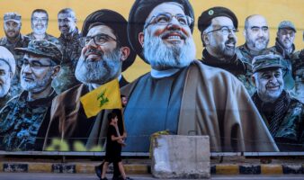 Israel y Hezbolá acuerdan un alto al fuego en Líbano, con el acuerdo EEUU-Irán en vilo