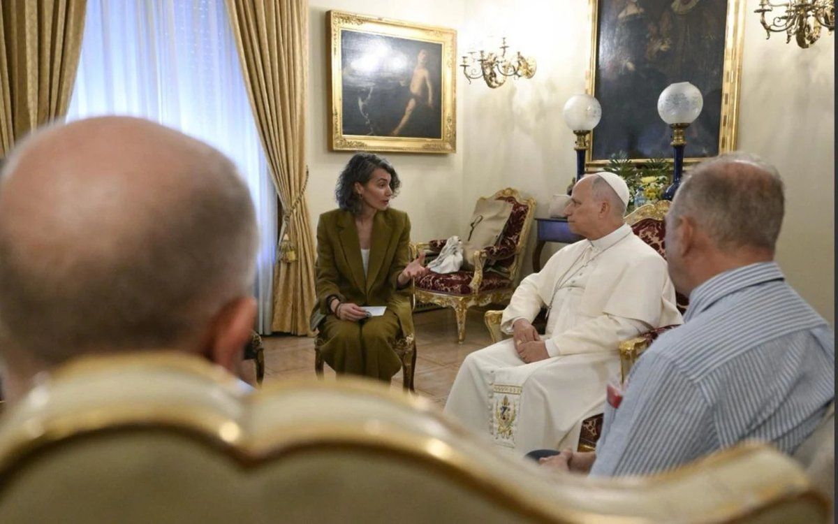 El papa se reúne con 6 víctimas de abusos en la Nunciatura d