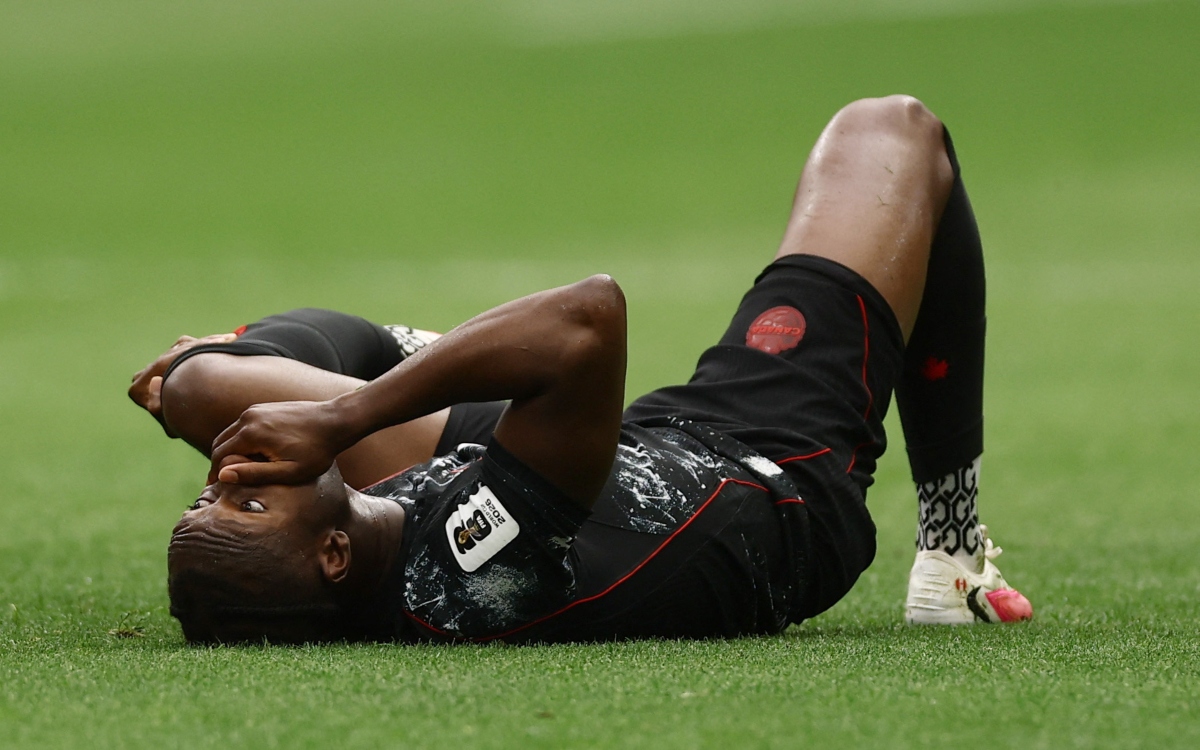 Mundial 2026: Sufre el canadiense Ismaël Koné una terrible lesión | Video Mundial 2026: Sufre el canadiense Ismaël Koné una terrible lesión | Video
