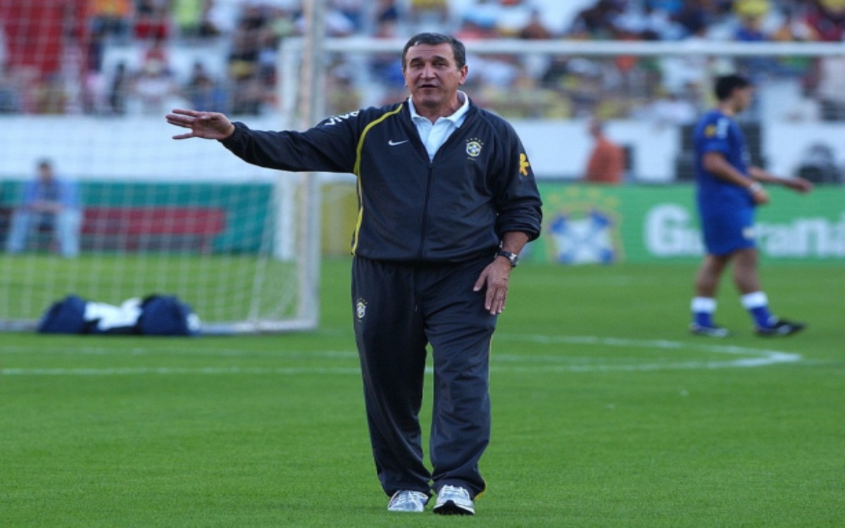 Está Carlos Alberto Parreira, ex técnico de Brasil, en cuidados intensivos Está Carlos Alberto Parreira, ex técnico de Brasil, en cuidados intensivos