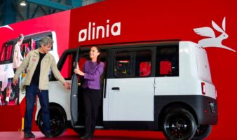 Sheinbaum presenta prototipo de Olinia, el primer vehículo eléctrico mexicano