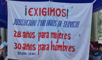 CNTE vuelve a tomar aeropuerto y planta de Pemex en Oaxaca