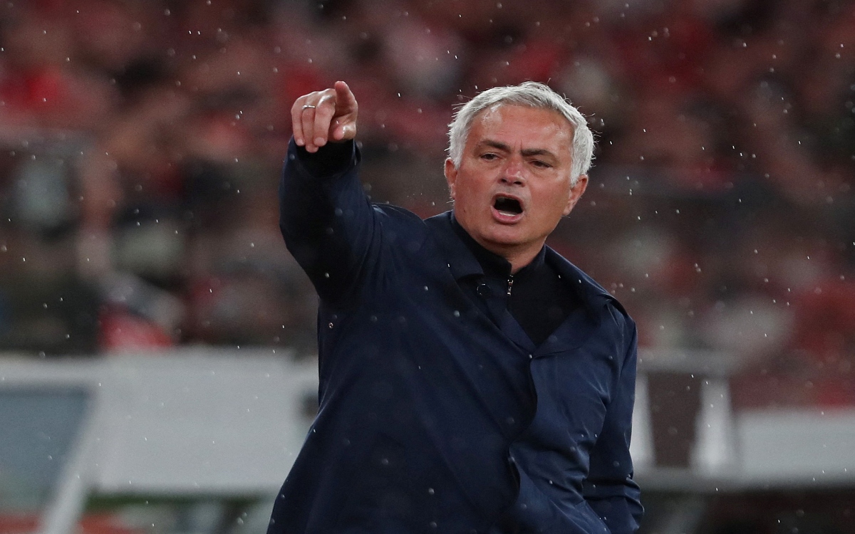 Firma José Mourinho contrato por tres temporada co