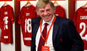 Revela Sir Kenny Dalglish, leyenda del Liverpool, que batalla contra el cáncer