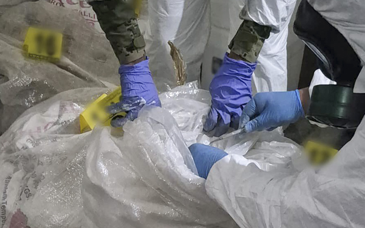 Desmantelan laboratorio de metanfetaminas en Zapopan; aseguran un kilo de fentanilo Desmantelan laboratorio de metanfetaminas en Zapopan; aseguran un kilo de fentanilo