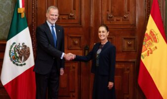 Aristegui en Vivo: INE da luz verde a dos nuevos partidos y niega tres registros; Inzunza reaparece; Sheinbaum recibe al rey Felipe (26/06/2026)