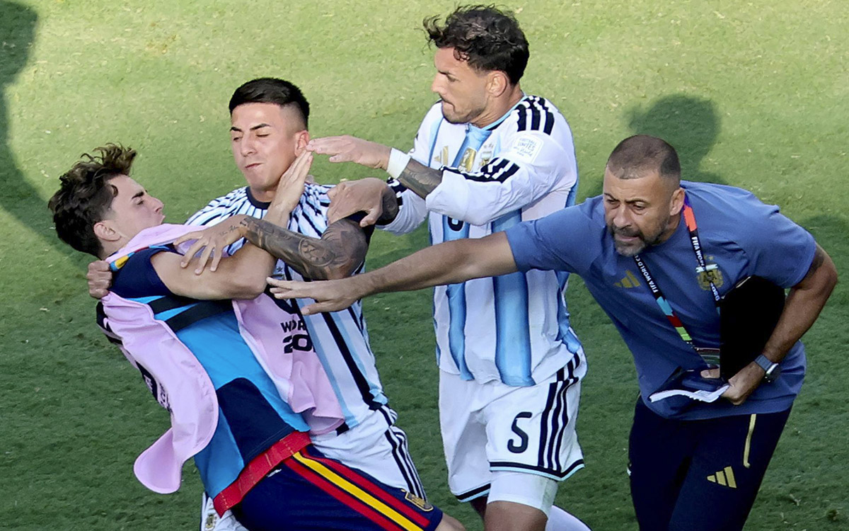 FIFA investiga a Argentina por posibles infracciones disciplinarias en la final del Mundial FIFA investiga a Argentina por posibles infracciones disciplinarias en la final del Mundial