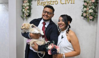 Perros y gatos, testigos simbólicos en bodas ‘pet friendly’ de Ecuador