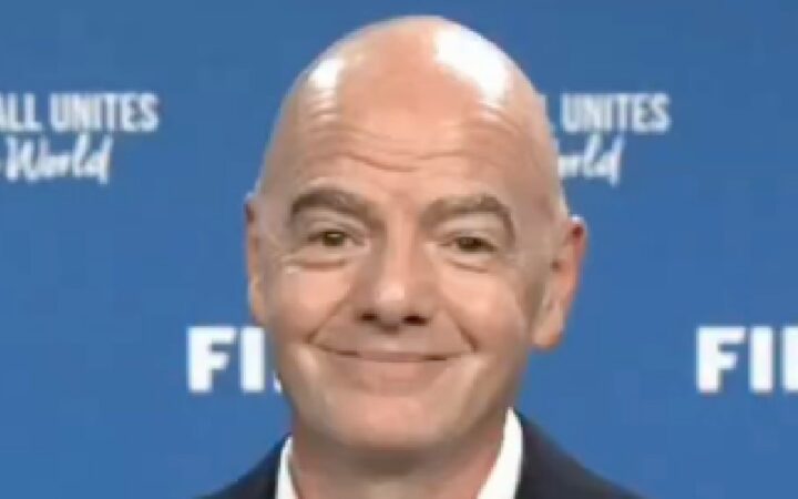 Infantino defiende su plan económico: ‘enriquecer la parte comercial del juego es el paso siguiente’ Infantino defiende su plan económico: ‘enriquecer la parte comercial del juego es el paso siguiente’