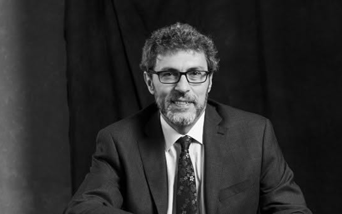 Miguel Alcubierre: Mientras estudio la teoría general de la relatividad trato de tocar las estrellas Miguel Alcubierre: Mientras estudio la teoría general de la relatividad trato de tocar las estrellas