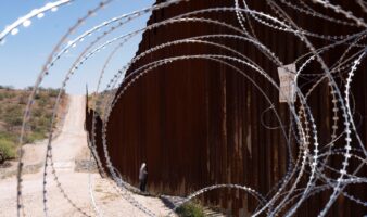 Estados Unidos retoma la construcción de muro fronterizo de 100 kilómetros entre Arizona y México