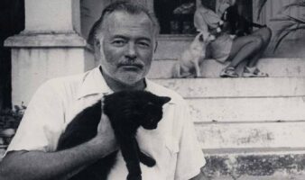 Por primera vez circula en español una de las obras menos conocidas de Ernest Hemingway