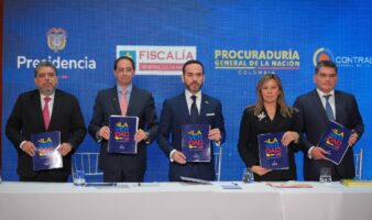 De la Espriella presenta casos de presunta corrupción del gobierno de Petro