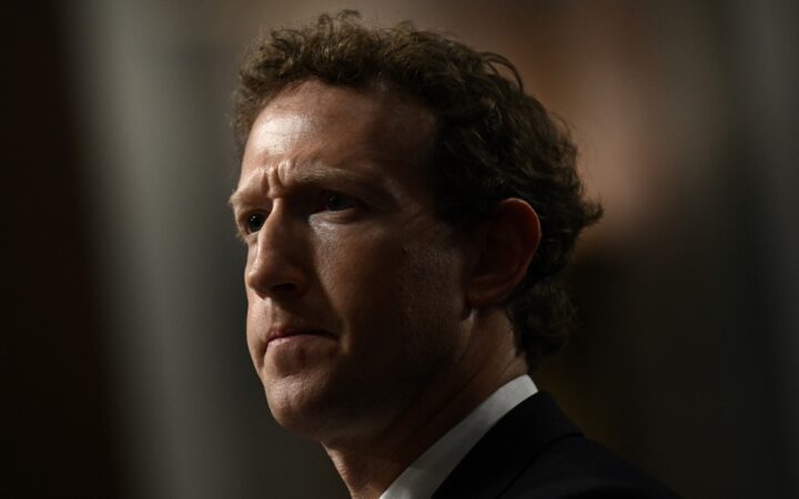Zuckerberg pide menos barreras para la IA de código abierto Zuckerberg pide menos barreras para la IA de código abierto