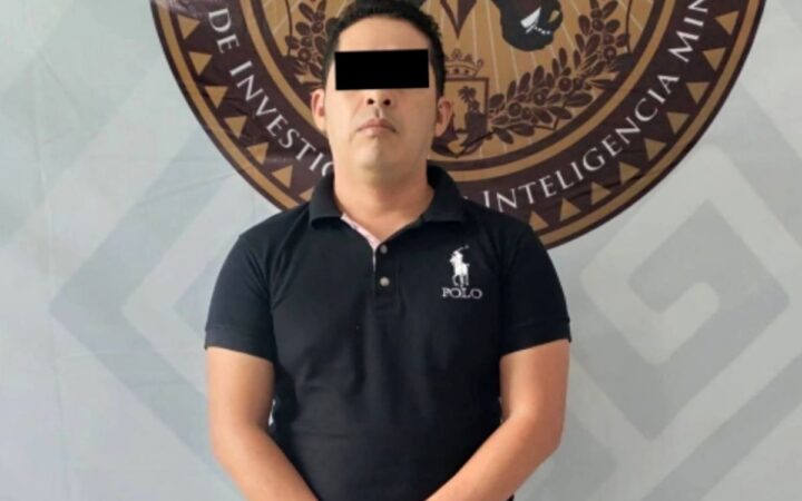 Agente de la FGR es detenido por presunta extorsión a comerciantes en Chiapas Agente de la FGR es detenido por presunta extorsión a comerciantes en Chiapas