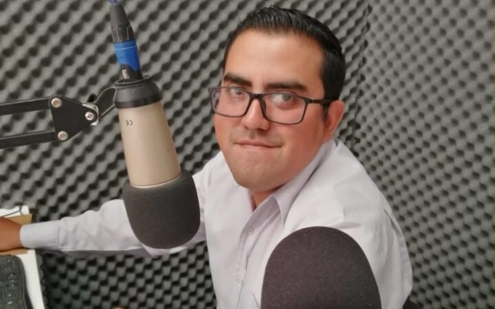 Buscan a locutor Iván Michel Atilano en Oaxaca; desapareció el 18 de agosto Buscan a locutor Iván Michel Atilano en Oaxaca; desapareció el 18 de agosto