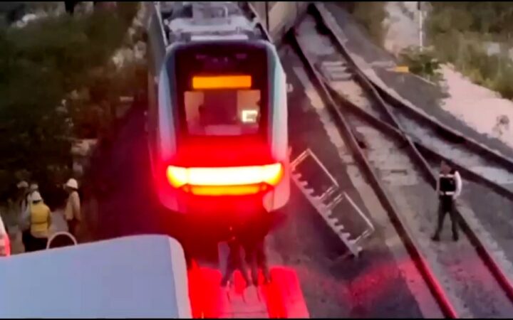 Tren Maya descarrila en Campeche con 123 pasajeros Tren Maya descarrila en Campeche con 123 pasajeros