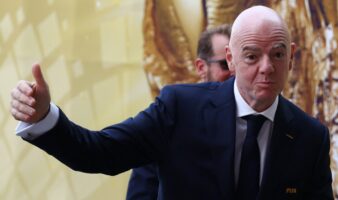 FIFA advierte que no tolerará más ataques y expresa respaldo a Infantino
