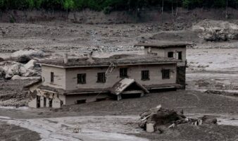 Inundaciones en Nepal suman 359 muertos y cientos desaparecidos