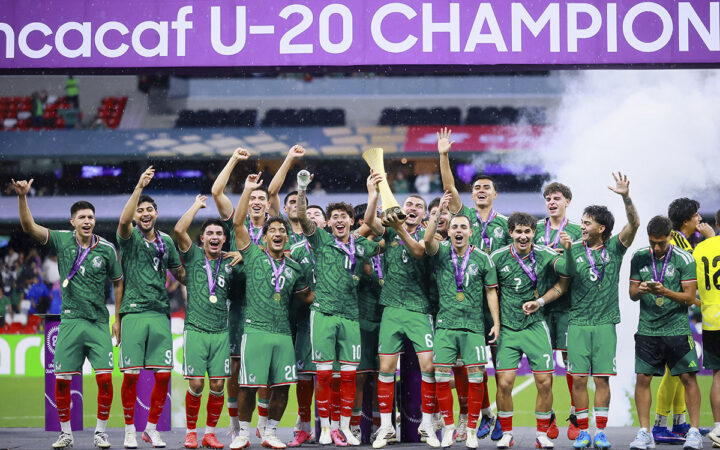 México se corona campeón Sub-20 de la Concacaf tras vencer 2-0 a EE.UU. México se corona campeón Sub-20 de la Concacaf tras vencer 2-0 a EE.UU.
