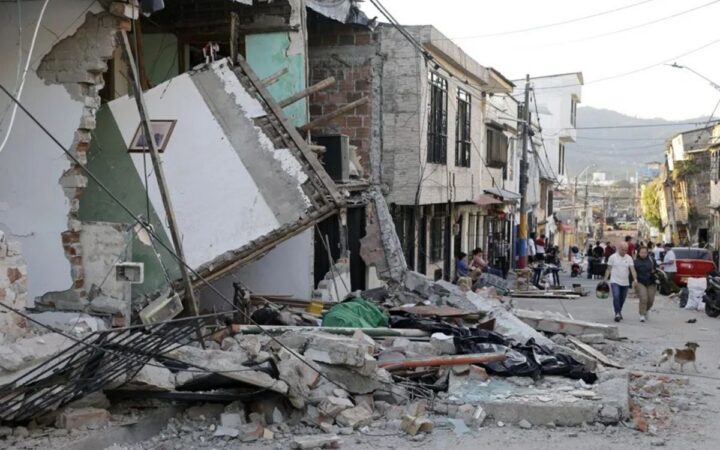 Colombia decreta tres días de duelo por fallecidos en el sismo Colombia decreta tres días de duelo por fallecidos en el sismo