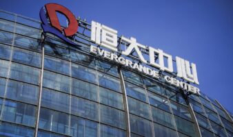 Condenan a cadena perpetua al fundador de Evergrande por fraude y otros delitos en China