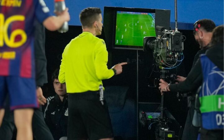 ¿Cuándo debe intervenir el VAR? UEFA crea ‘Clear Line’ para unificar criterios ¿Cuándo debe intervenir el VAR? UEFA crea ‘Clear Line’ para unificar criterios